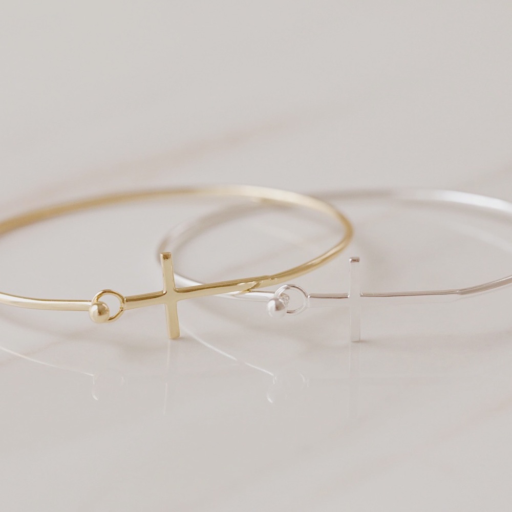 Cross Bracelet | 14k Gold Plated - Picture 7 of 8